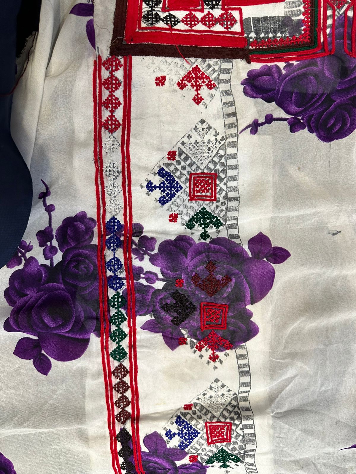 Zaishirkhu Paliwar Doch – Jarjot Fabric Machine Embroidery