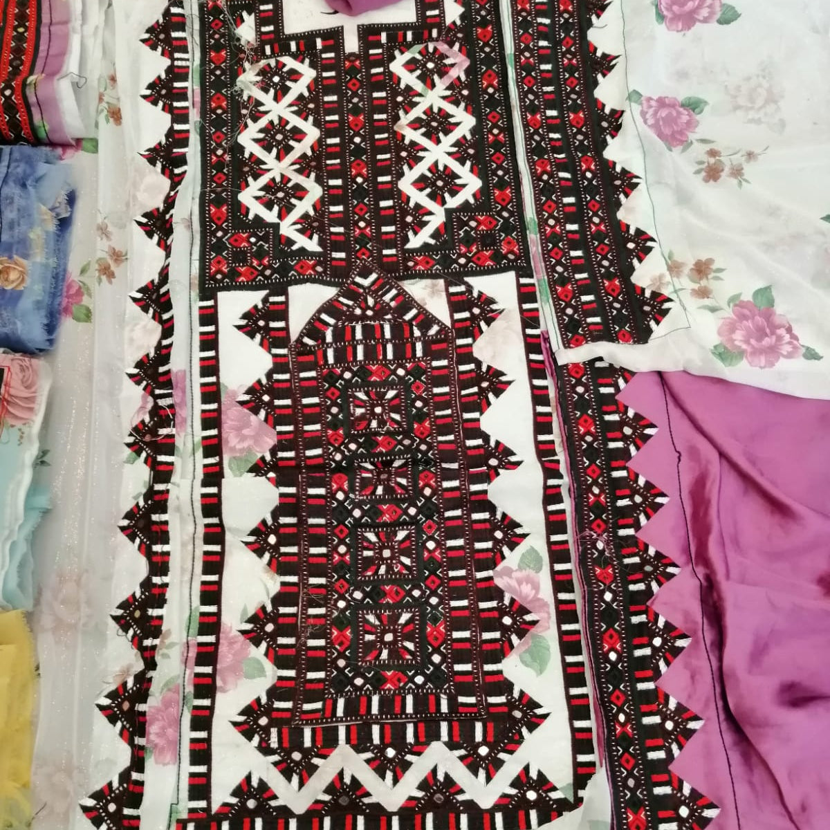 Ready-Made Embroidered Balochi Suit – Premium Tribal Pattern Design
