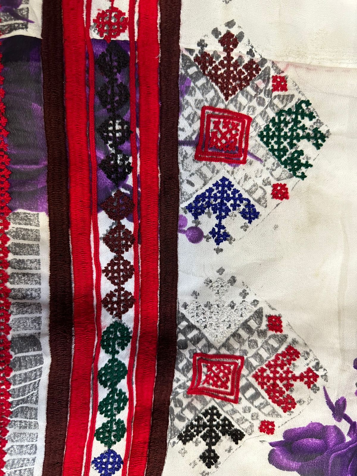 Zaishirkhu Paliwar Doch – Jarjot Fabric Machine Embroidery