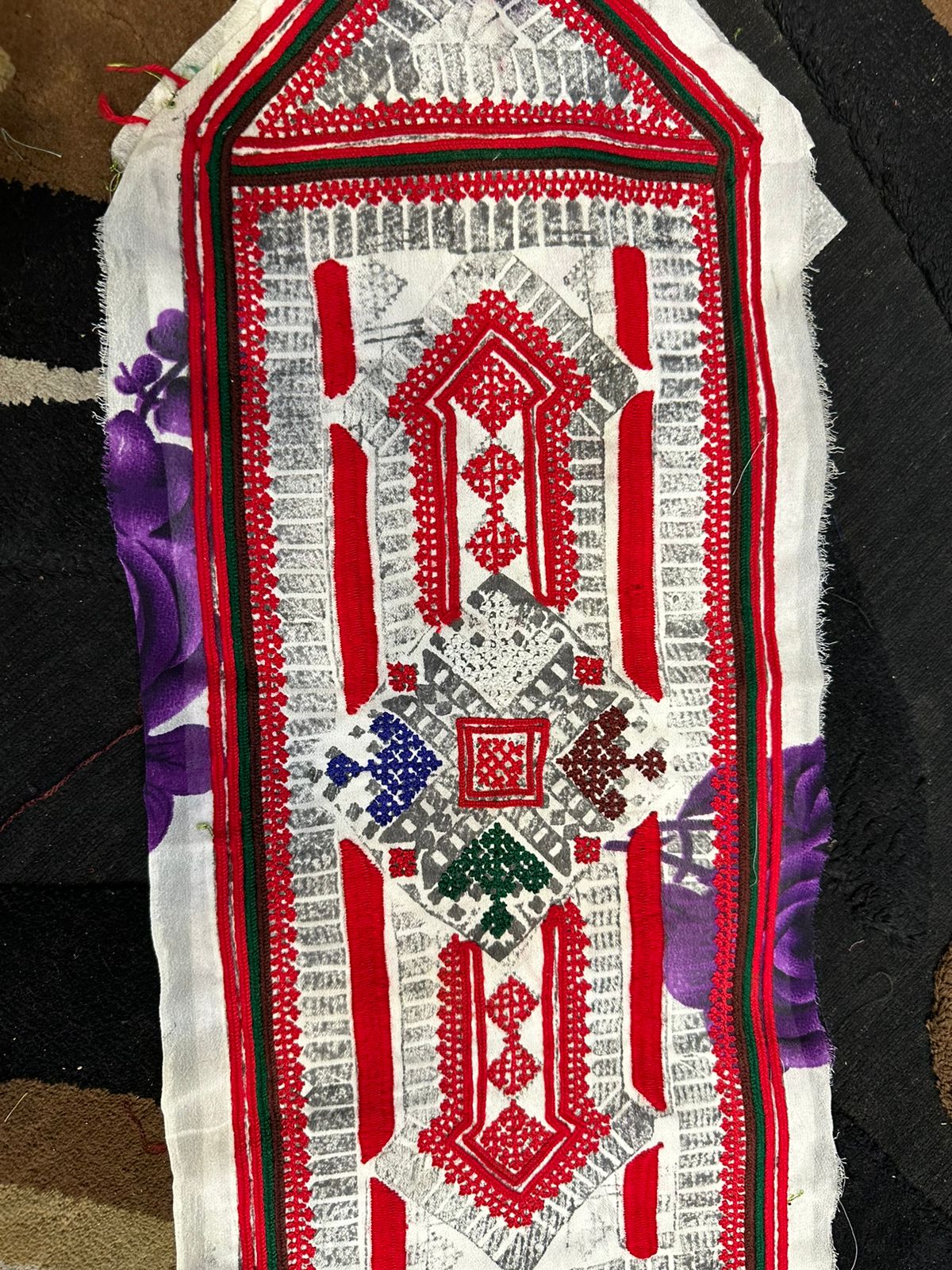 Zaishirkhu Paliwar Doch – Jarjot Fabric Machine Embroidery