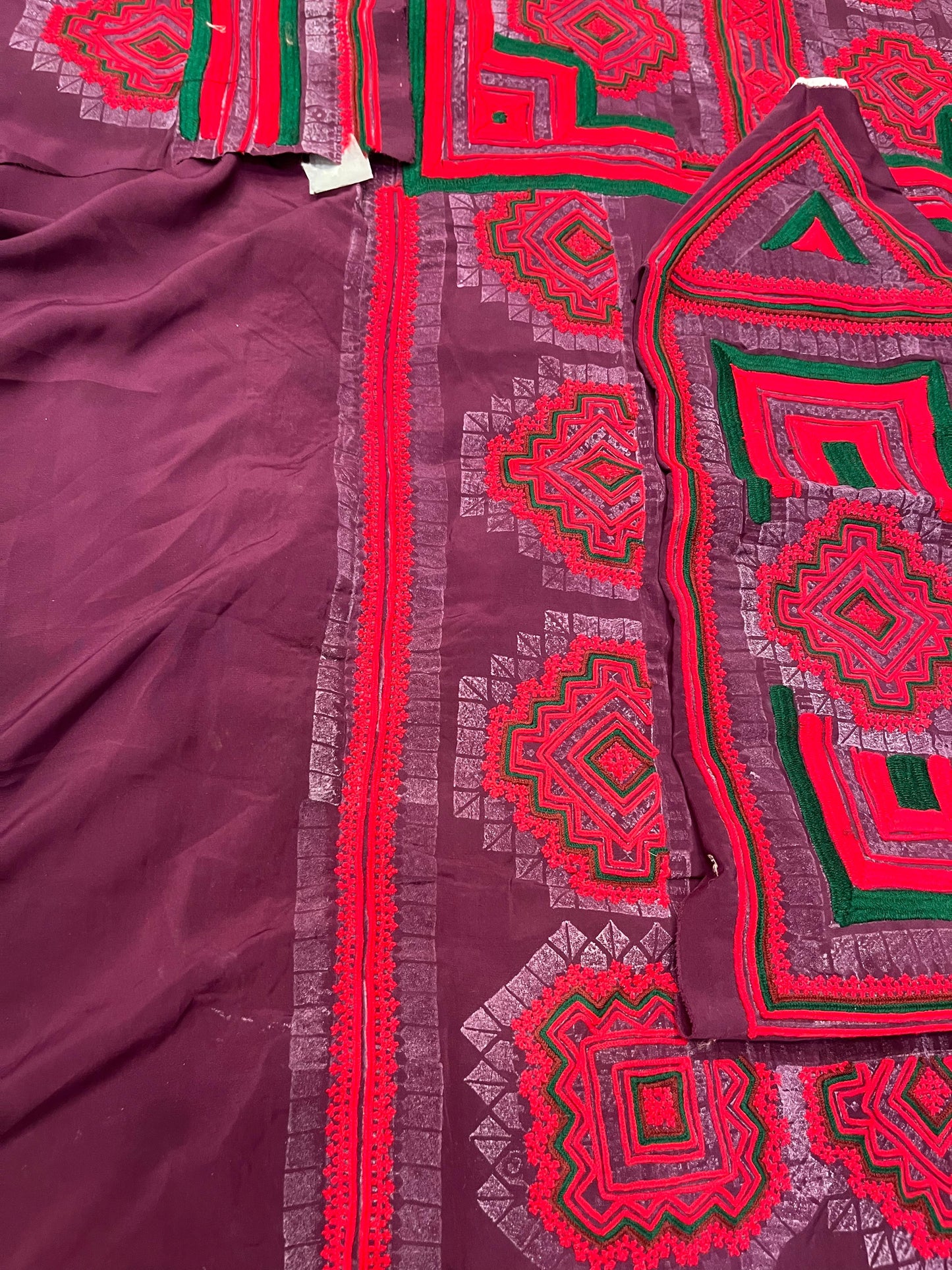 Zaishirkhu Paliwar Doch – Makhan Fabric Machine Embroidery