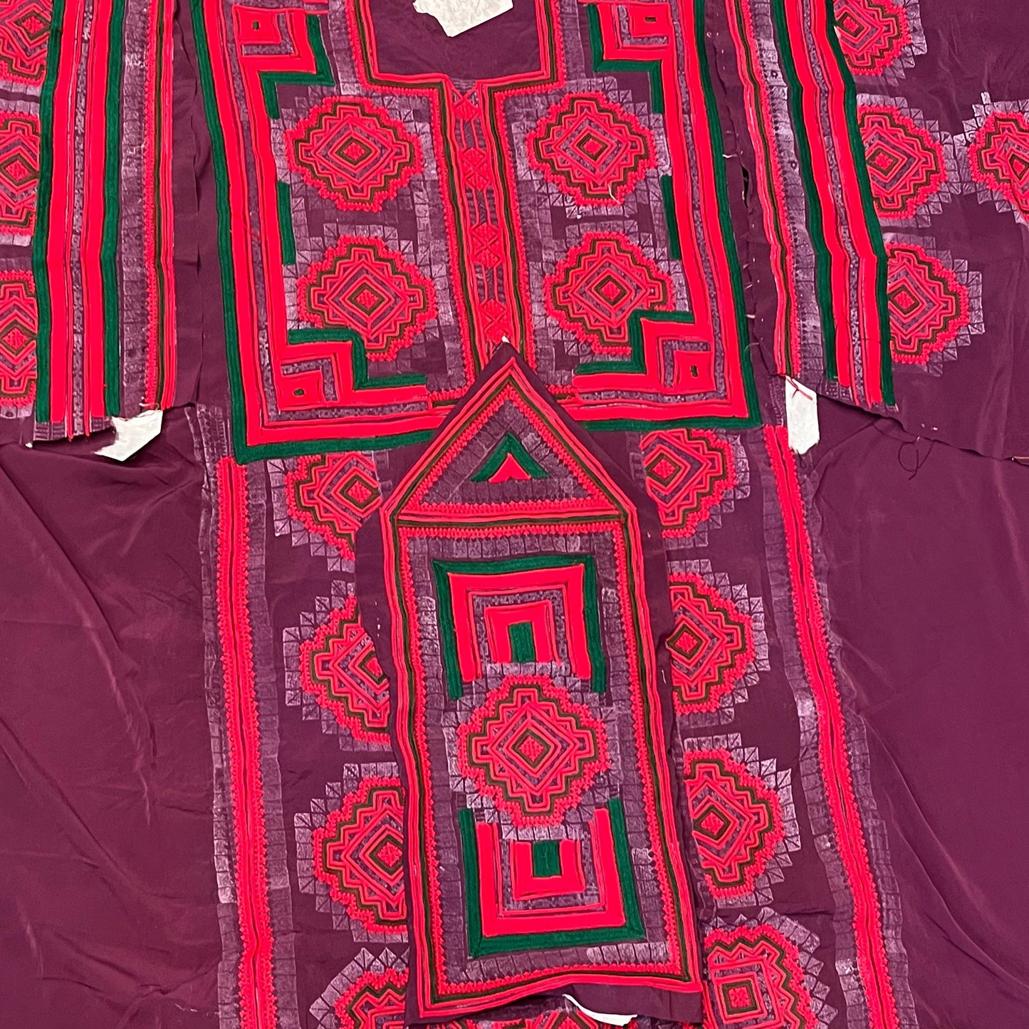 Zaishirkhu Paliwar Doch – Makhan Fabric Machine Embroidery