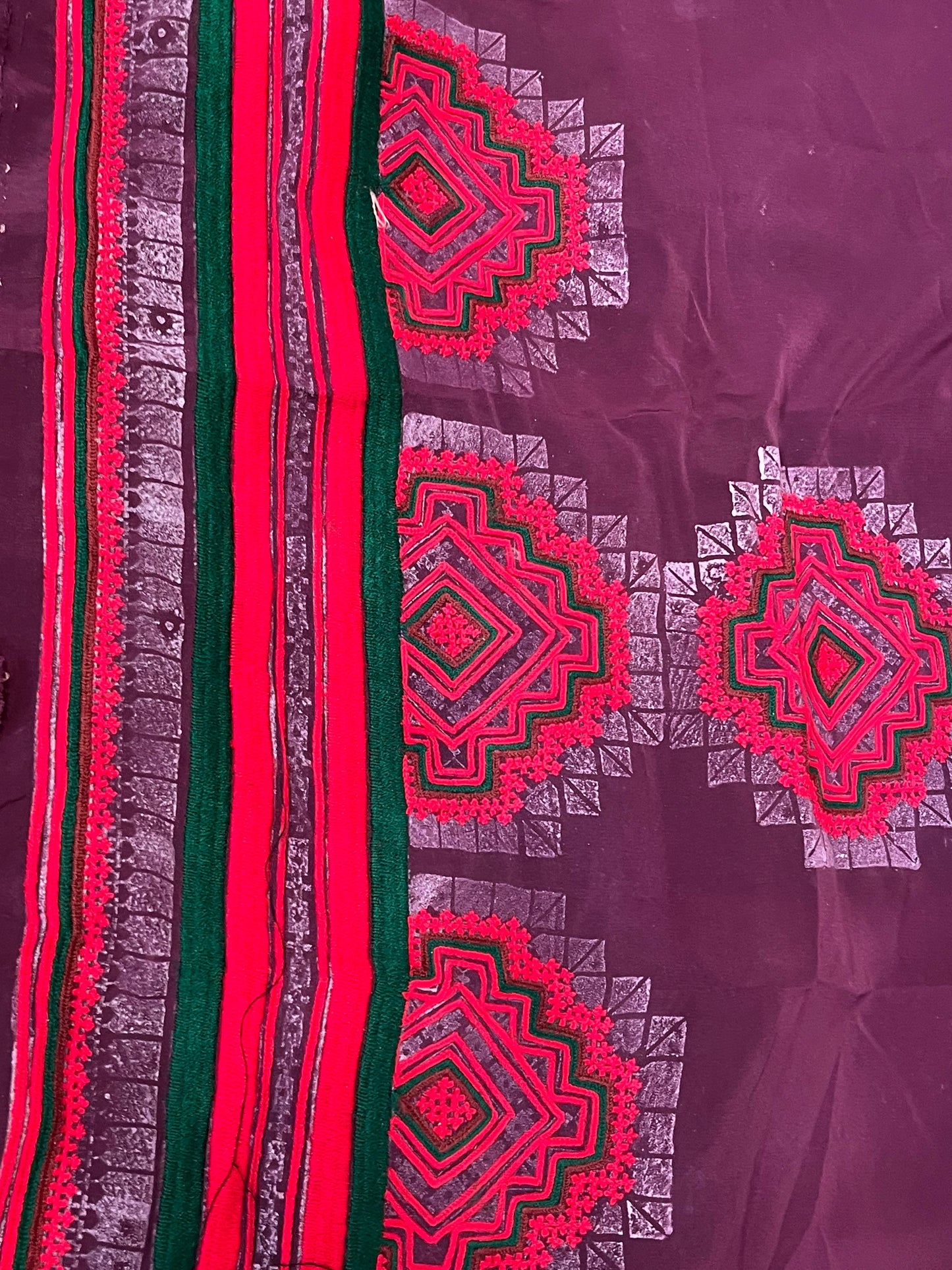 Zaishirkhu Paliwar Doch – Makhan Fabric Machine Embroidery