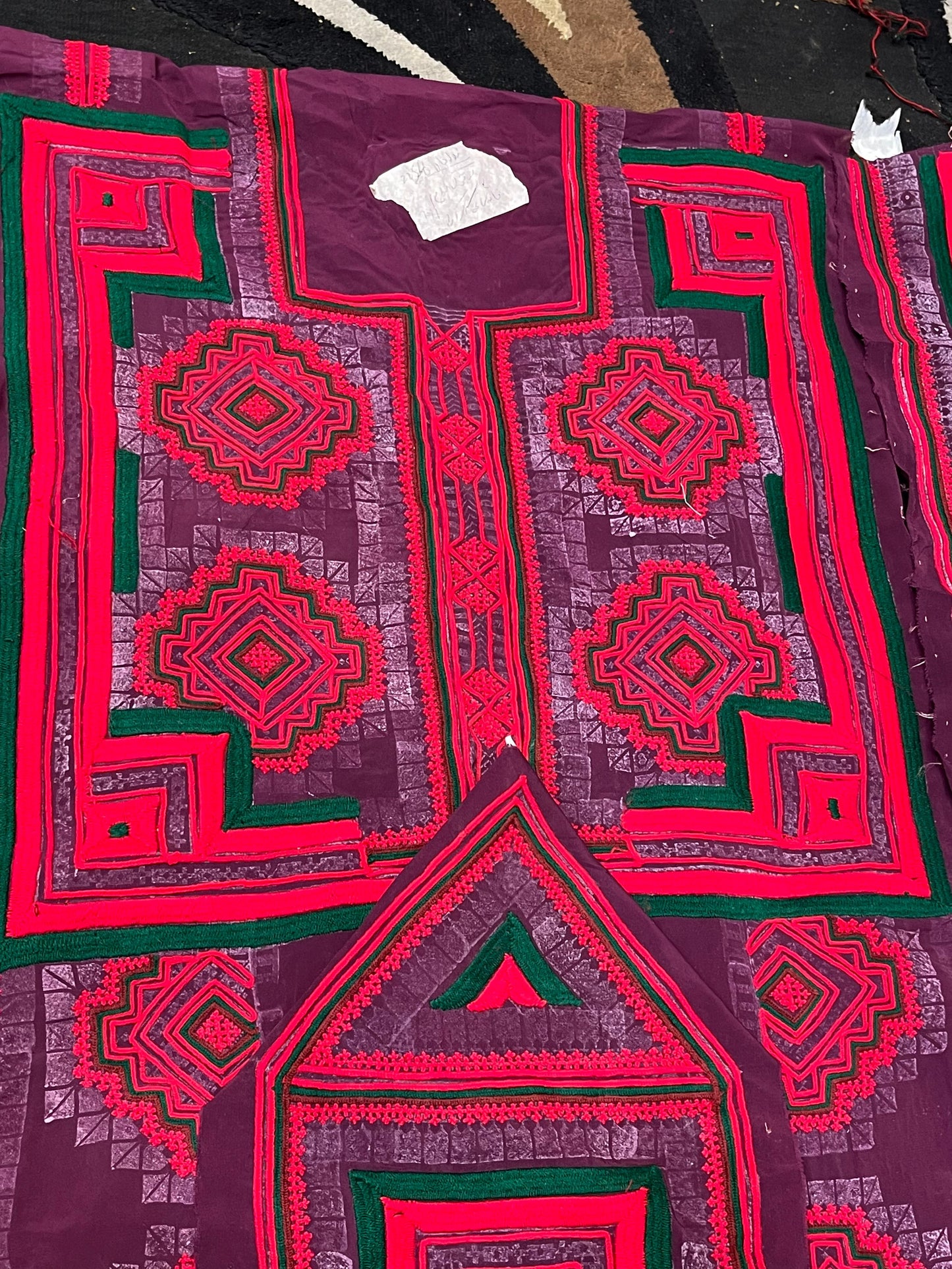Zaishirkhu Paliwar Doch – Makhan Fabric Machine Embroidery