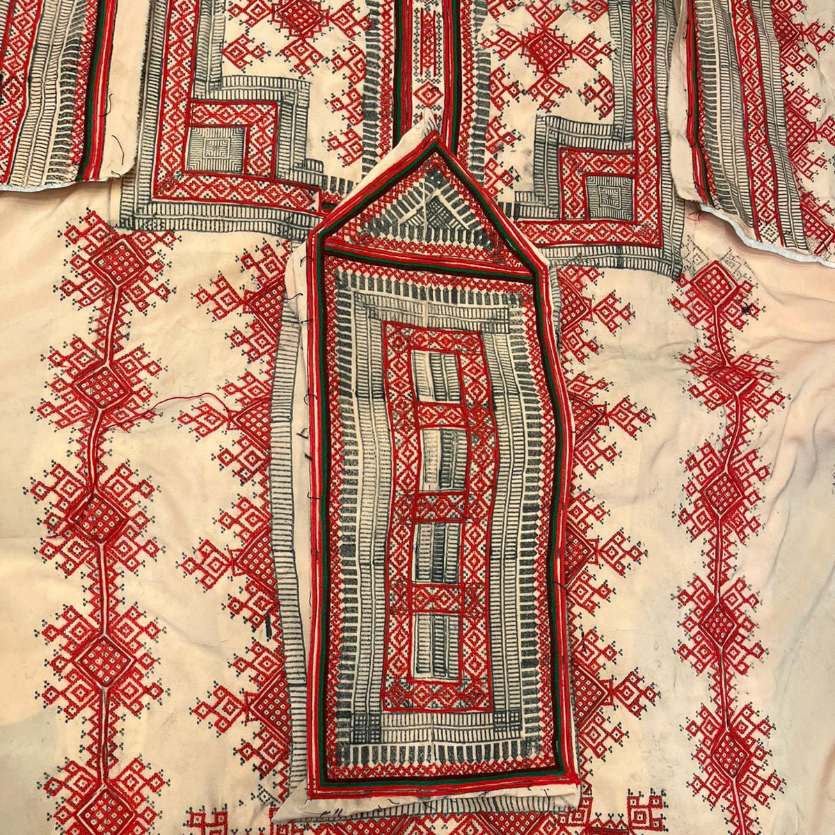 Machine-embroidered Balochi Danko Doch in Soft Makhan Fabric