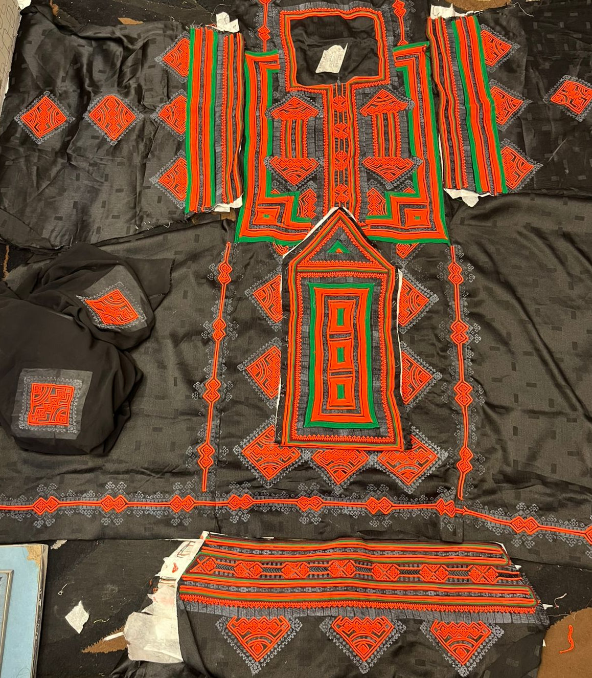 Zai Shirkhu Paliwar Doch – Premium Makhan Fabric | Balochi Embroidery