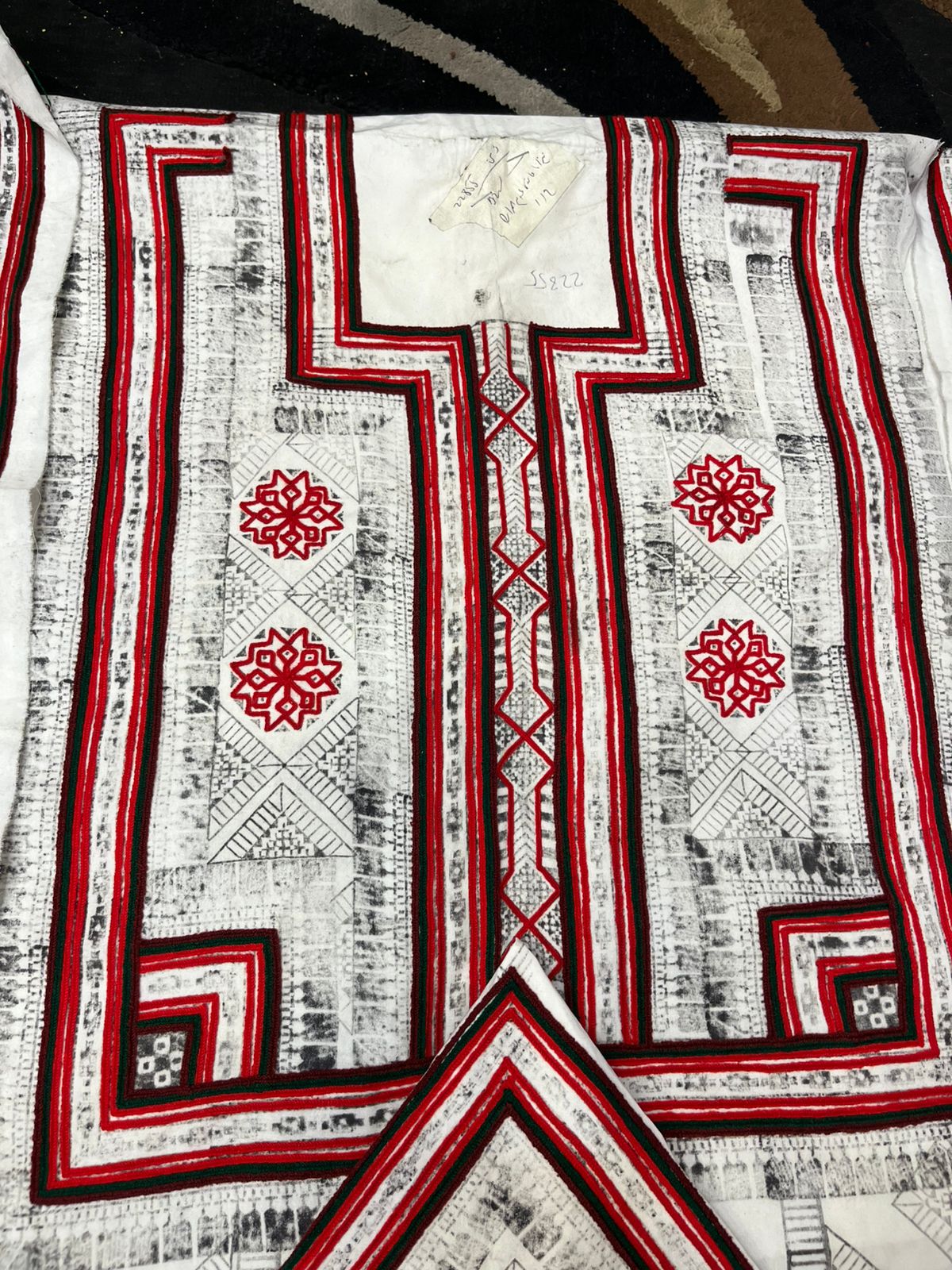 Makhan Fabric | Premium Machine Embroidery Zai Shirkhu
